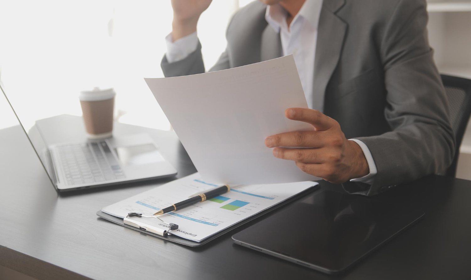 起業時に必ず必要な「定款」とは？失敗しない作り方と注意点を行政書士が徹底解説